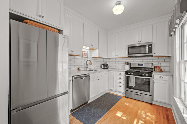 Kitchen - 603 5th St SE