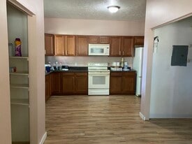 Building Photo - 810 N Broad St