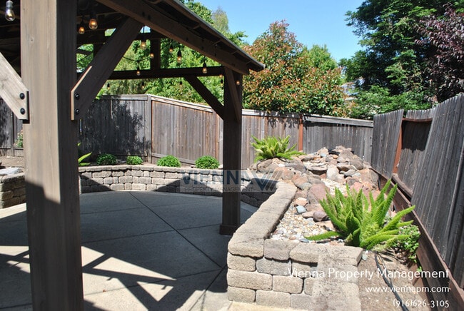 Building Photo - Gorgeous Rocklin Home in a great location