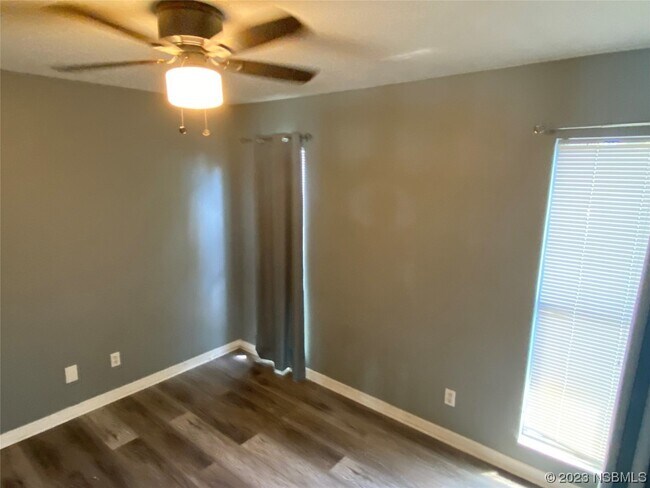 Building Photo - 2622 Travelers Palm Dr