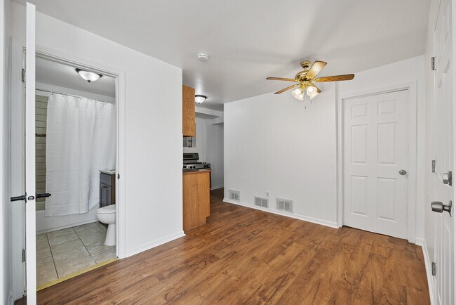 Building Photo - 2702 S Spaulding Ave