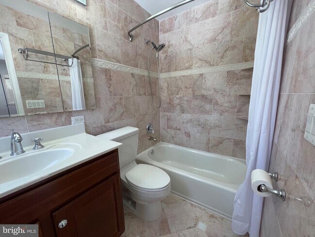 Building Photo - 5300 Summit Dr