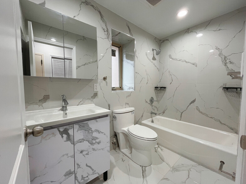 Bathroom 1 - 3958 58th St
