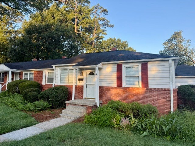 Building Photo - 411 Overlook St