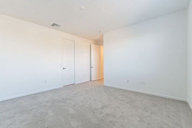 Building Photo - Pending/ Rented - New Mattamy Home!