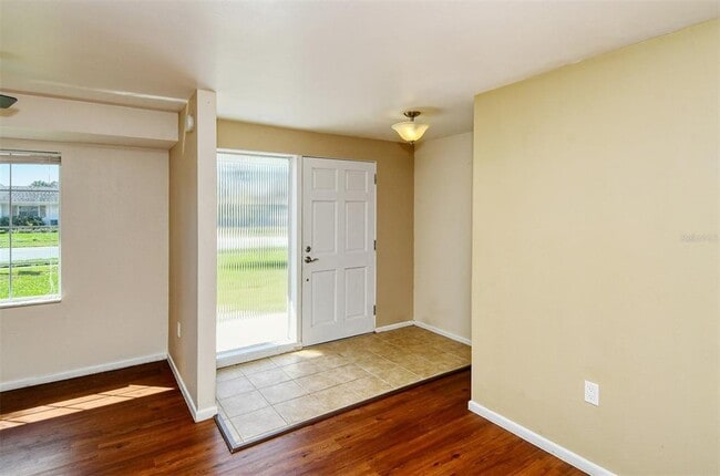 Building Photo - 3137 Lockwood Terrace