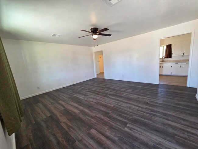 Building Photo - 3 or 4 Bedroom Home For Rent with New Refrigerated Air