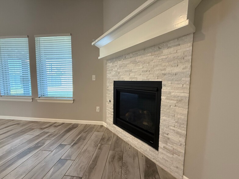 Building Photo - 12217 Brinley Reign Dr
