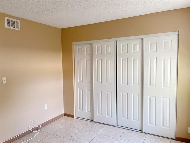 Building Photo - 11101 Royal Palm Blvd