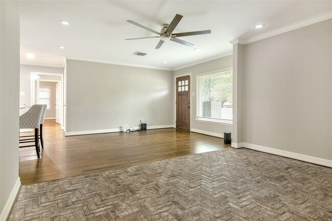 Building Photo - 1323 Ansbury Dr