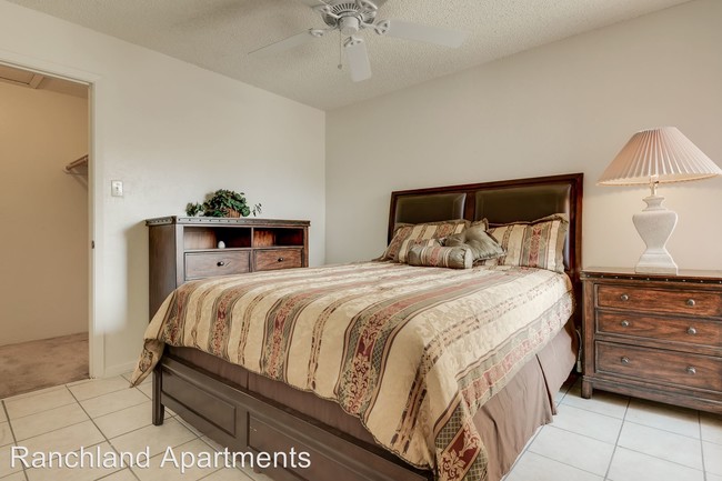 Building Photo - 2 br, 2 bath Apartment - 1212 E. Wadley Ave