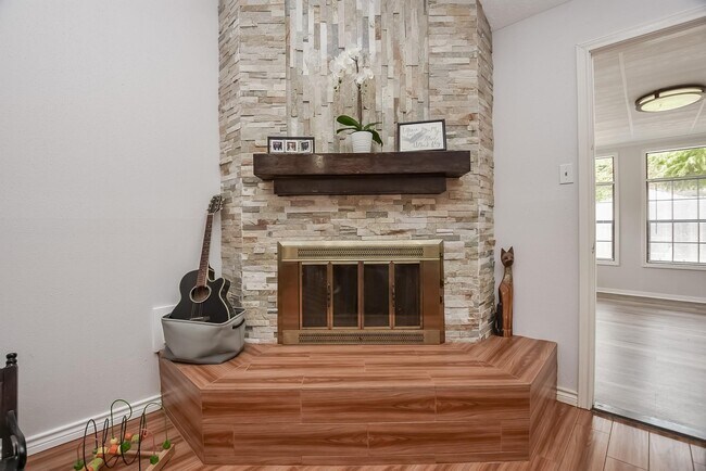Building Photo - 2722 Amaranth Dr
