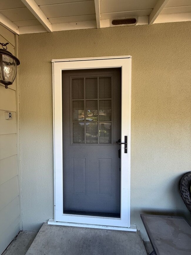 Building Photo - Stunning Fully Furnished 3 Bed-3 Bath Home with Den - Over 2300 Sq Ft.