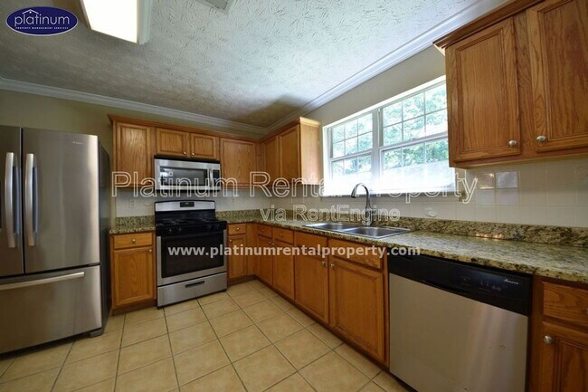 Building Photo - 1325 Holleybrooke Dr
