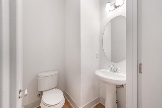 Building Photo - 1408 Casa Dr