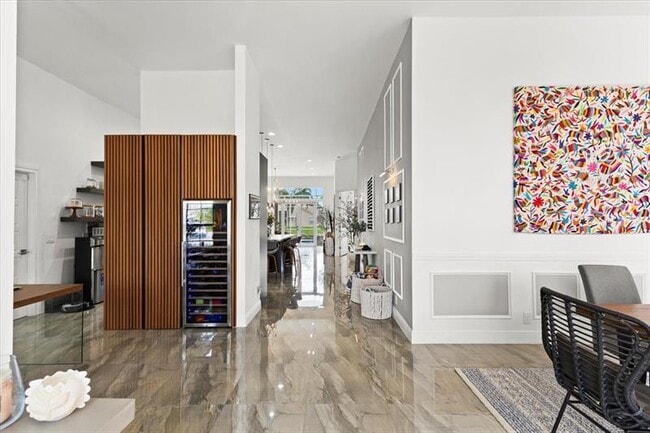 Building Photo - 10792 Queen Palm Ct