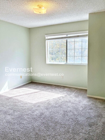 Building Photo - 1301 University Ave