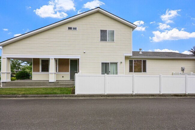 Building Photo - MOVE IN READY NOW! Corner lot, across from park, main floor master and easy I-5, JBLM commute!