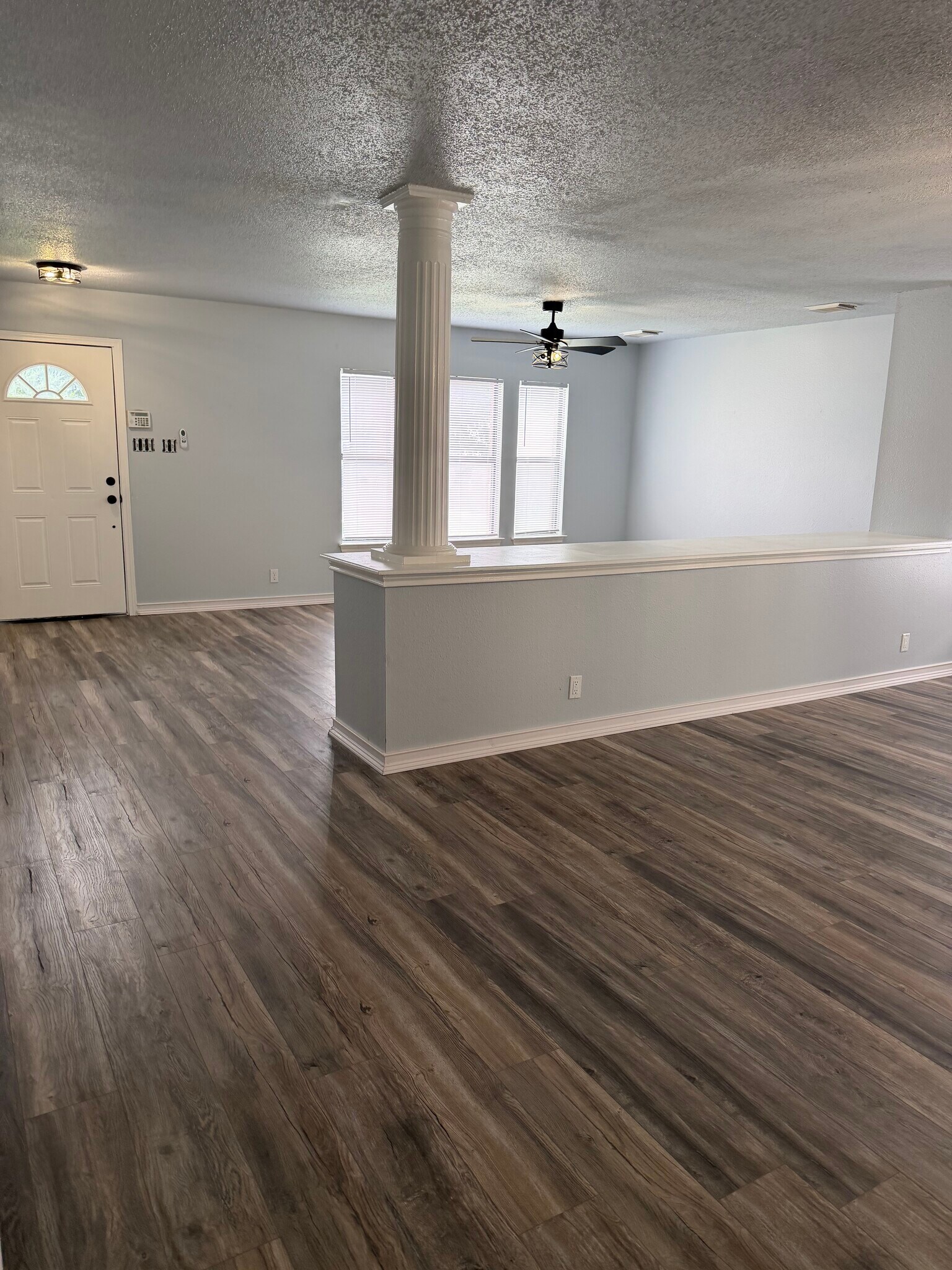Facing formal dining & living - 9647 Orchid Mdws