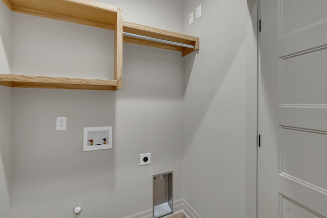 Building Photo - 1811 Liam Ct