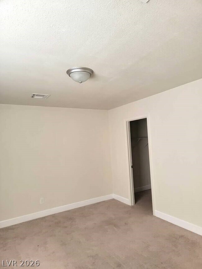 Building Photo - 3412 Townhouse Dr