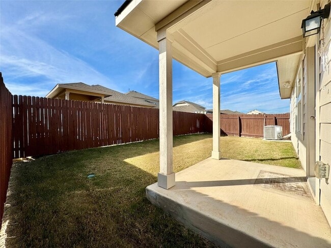 Building Photo - 224 Yoakum St