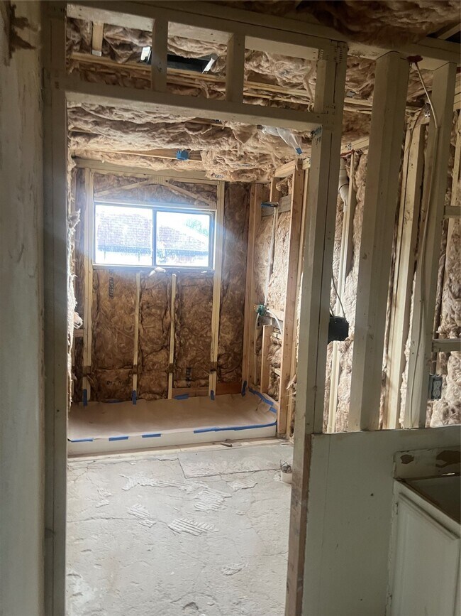 Building Photo - 2668 Bering Dr