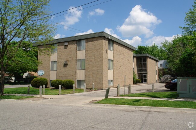 Building Photo - Maple Tree Apartments