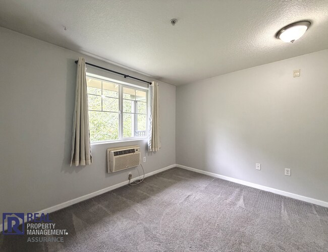 Building Photo - 780 NW 185th Ave