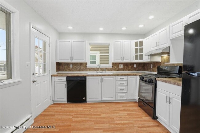 Building Photo - 239 Division St