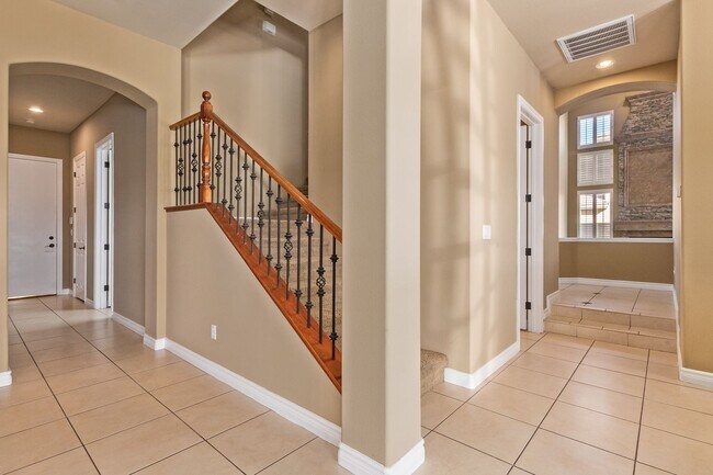 Building Photo - BEAUTIFUL QUEENSRIDGE HIGHLY UPGRADED HOME BY CHRISTOPHER HOMES