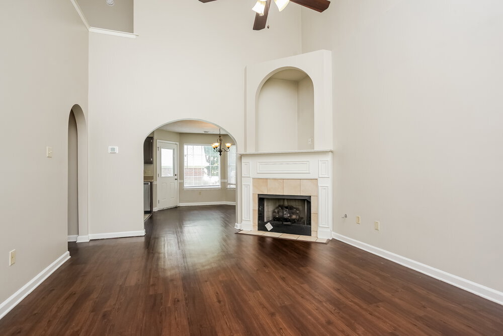 Building Photo - 6841 Charlotte Dr