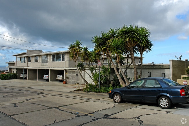 Building Photo - 205-207 Carnation Ave