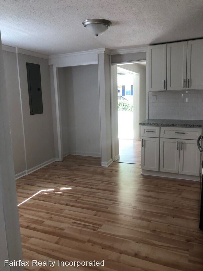 Building Photo - 3 br, 2 bath House - 510 E Nelson Ave