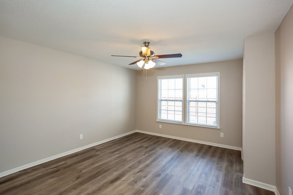 Building Photo - 600 Streamside Dr
