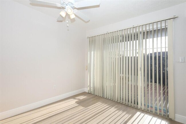 Building Photo - 4029 Henley Rd