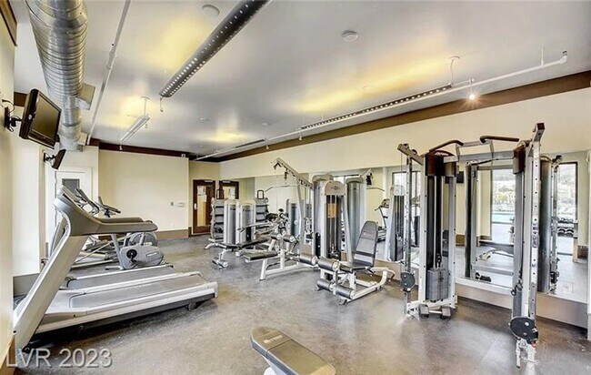 Building Photo - Stunning studio in Lake Las Vegas