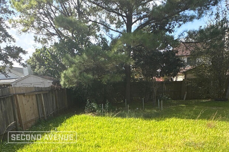 Building Photo - 993 Shelton Ln