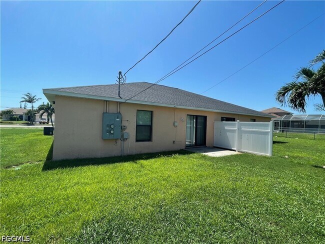 Building Photo - 705 Nicholas Pkwy W