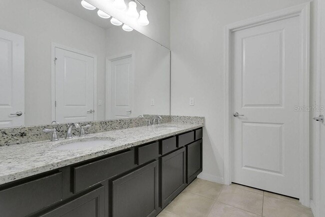 Building Photo - 14105 Larkspur Lake Dr
