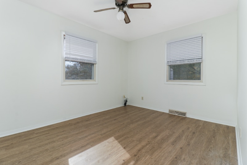 Building Photo - 913 S Linden St