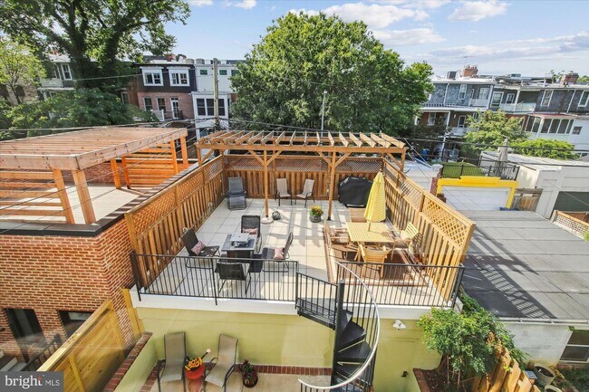 Building Photo - 1814 Park Rd NW