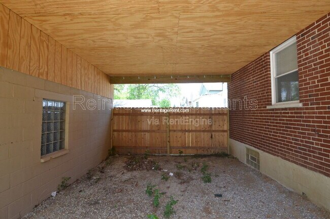 Building Photo - 6941 Mulberry St