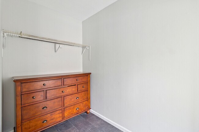 Building Photo - 6228 S Western Ave