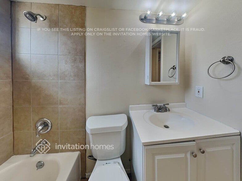 Building Photo - 9883 Cook St