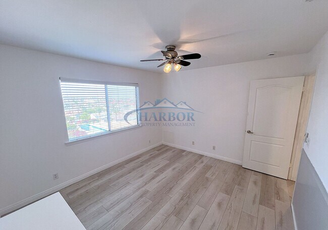 Building Photo - 3507 S Kerckhoff Ave