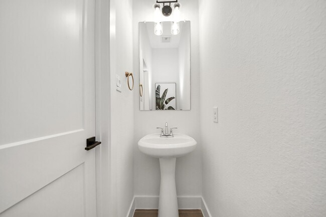 Building Photo - 1522 Crystal Stream Dr