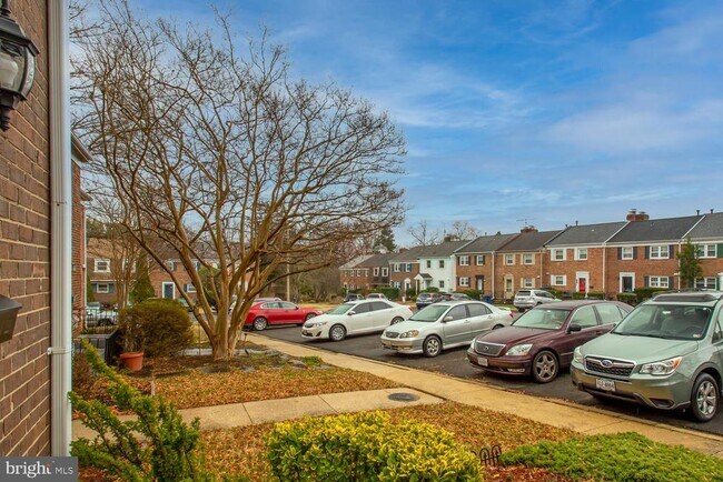 Building Photo - 6063 Hardwick Pl