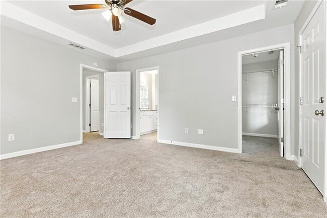 Building Photo - 818 Woods Dr NW