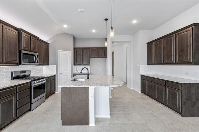Building Photo - 6320 Red Cliff Dr